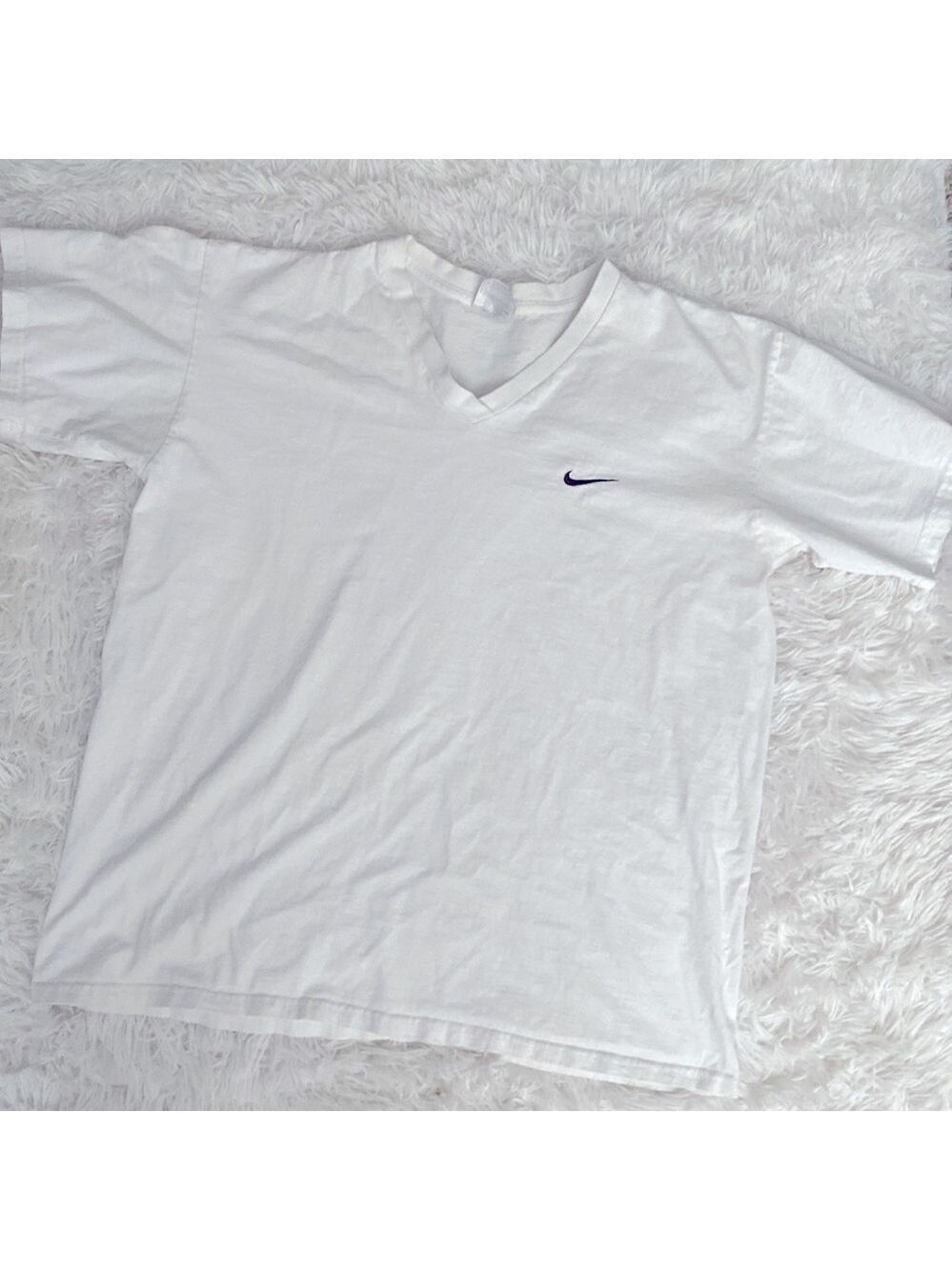 Vintage 90’s Nike white boxy V neck